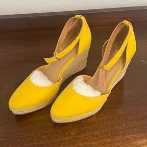 Crown & Ivy Yellow Wedge